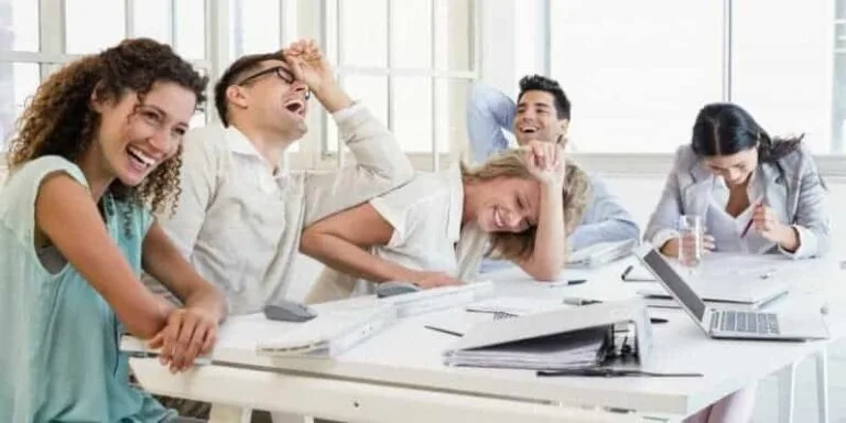 Τα πλεονεκτήματα του χιούμορ στην εργασία